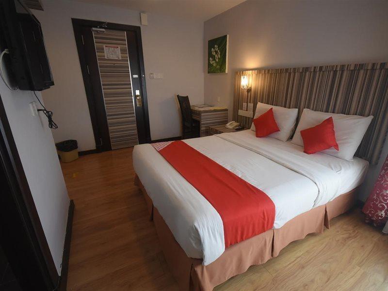 Super Oyo 985 Hotel Nur Miri Extérieur photo