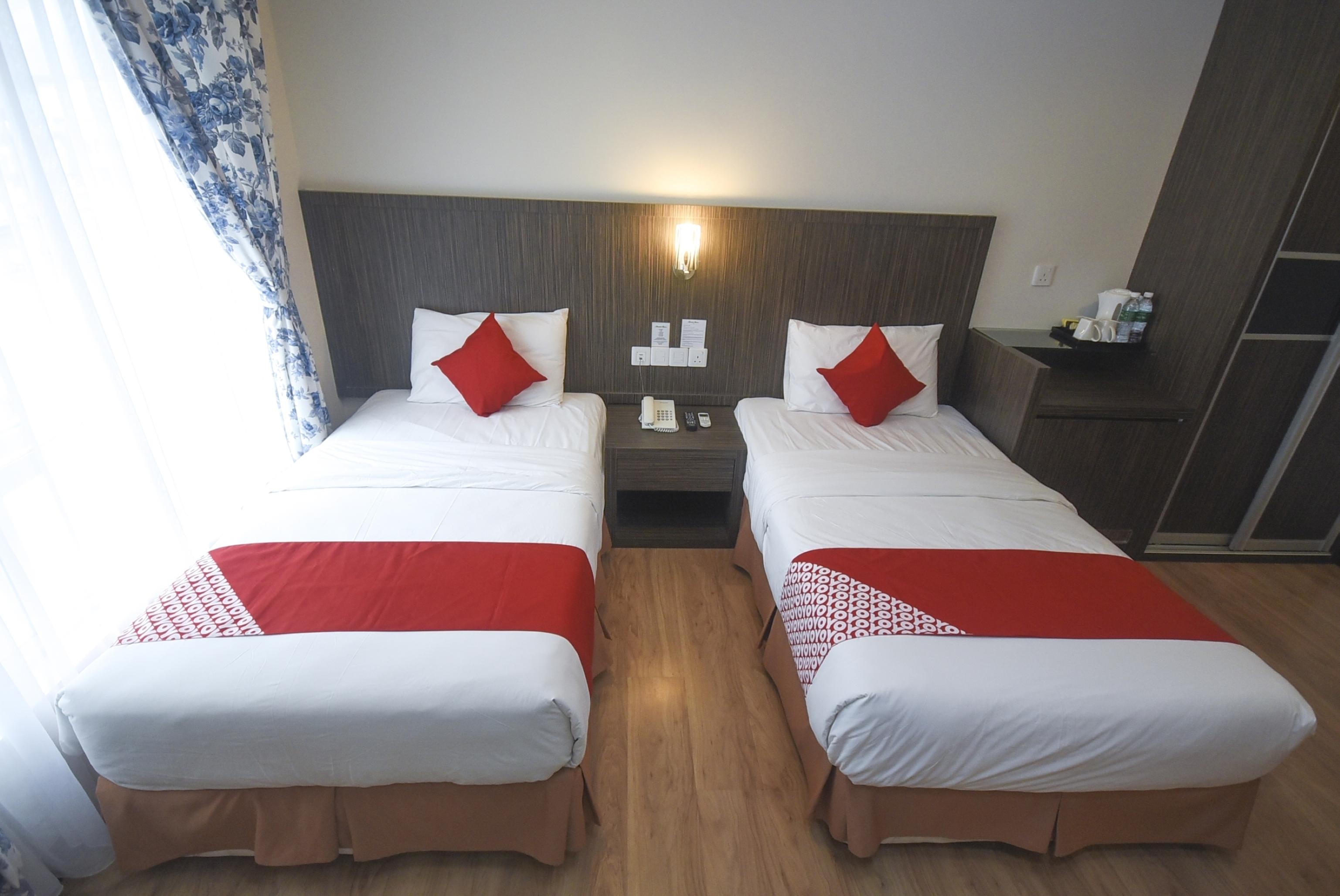 Super Oyo 985 Hotel Nur Miri Extérieur photo