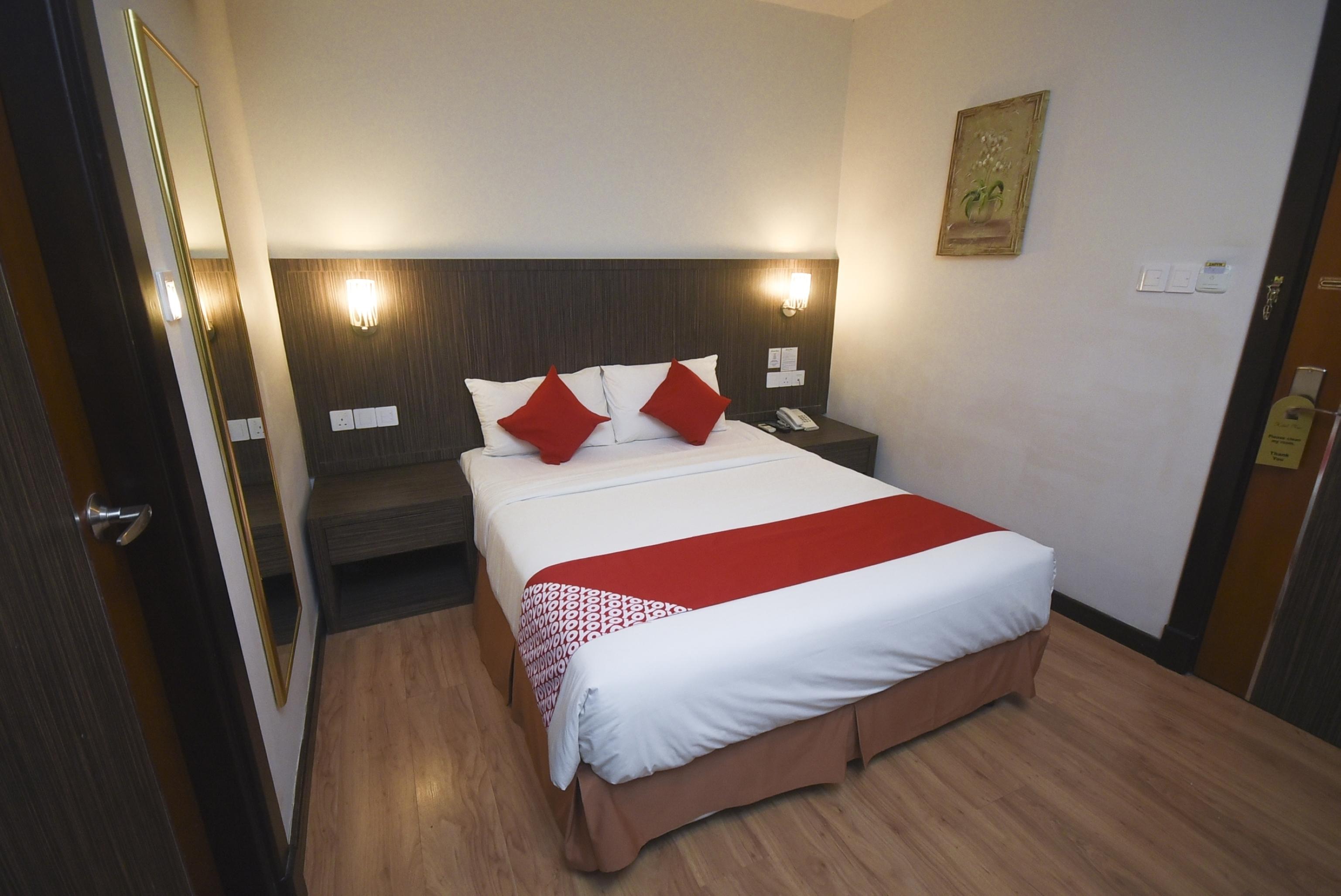Super Oyo 985 Hotel Nur Miri Extérieur photo