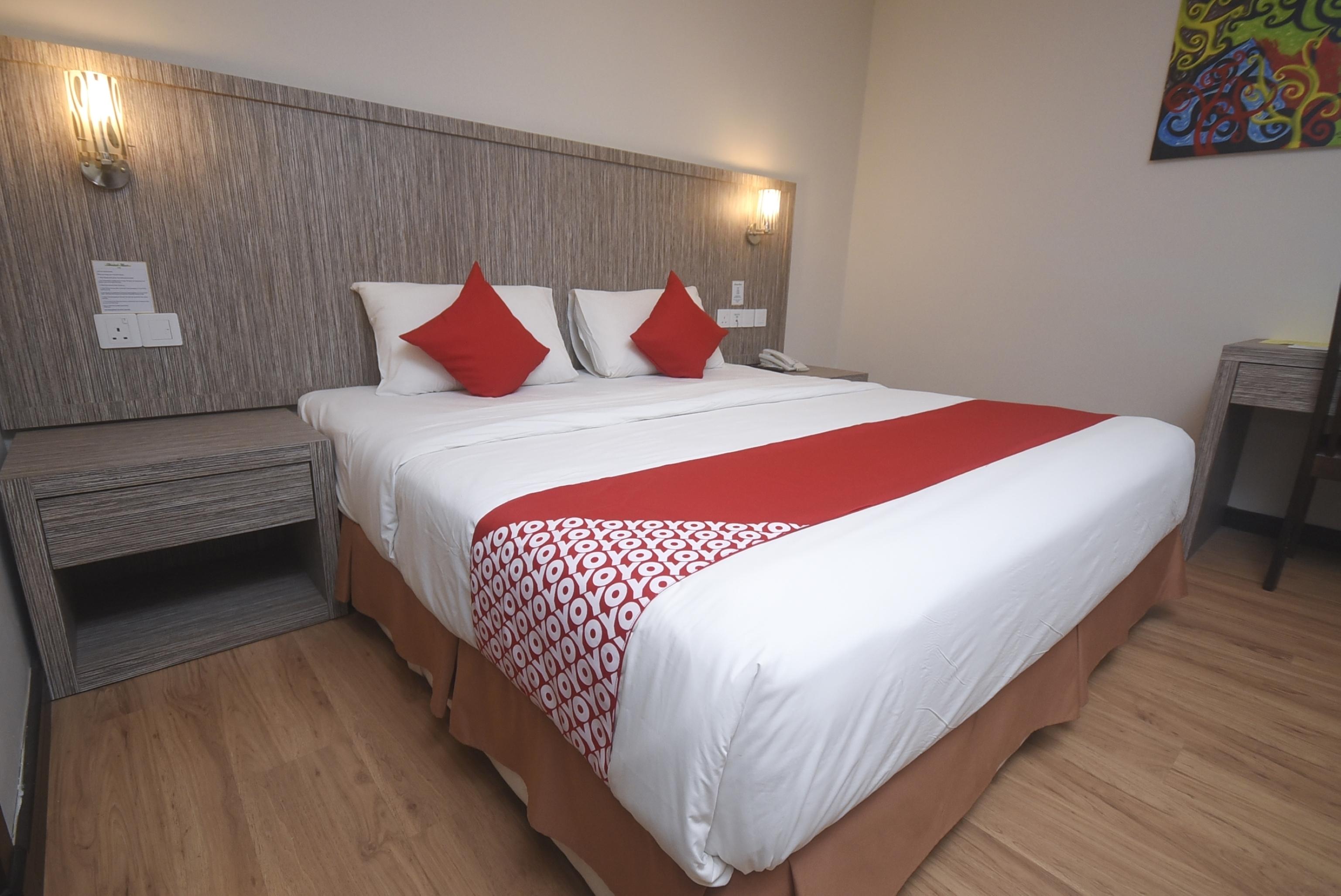 Super Oyo 985 Hotel Nur Miri Extérieur photo