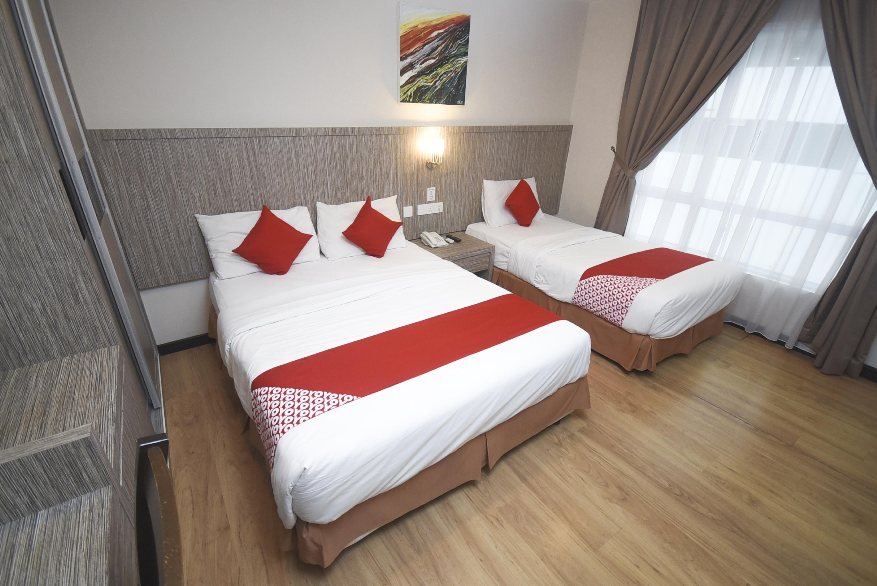 Super Oyo 985 Hotel Nur Miri Extérieur photo