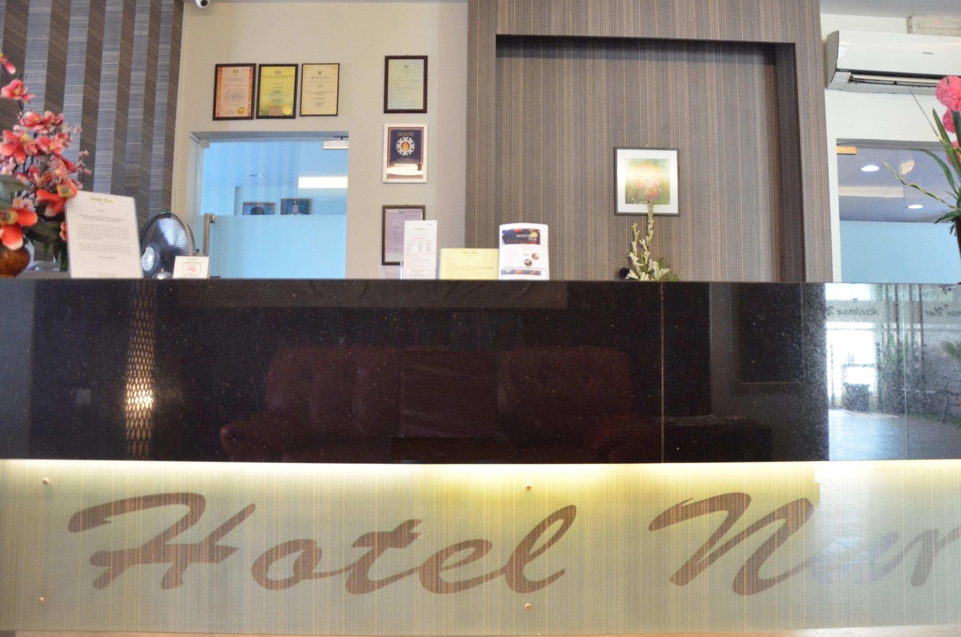 Super Oyo 985 Hotel Nur Miri Extérieur photo