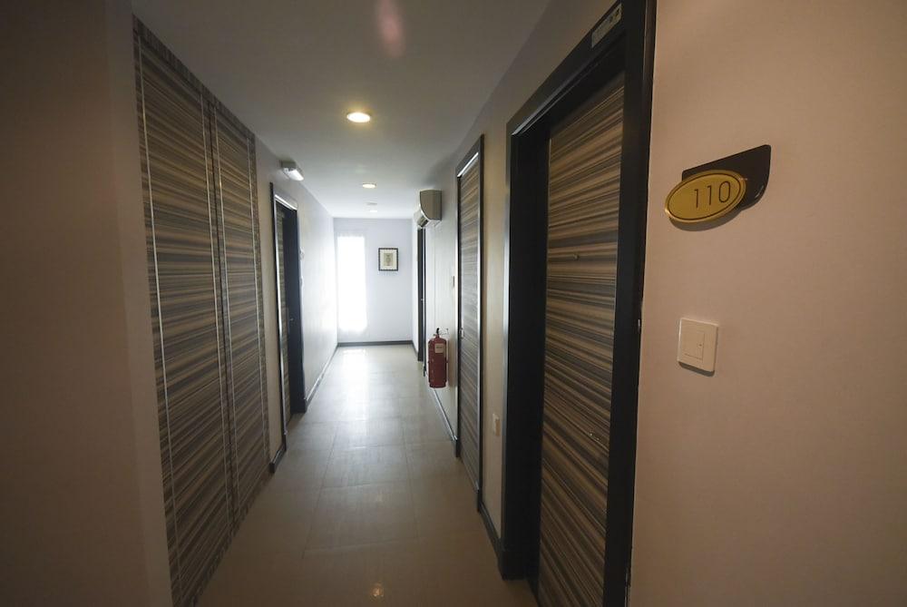 Super Oyo 985 Hotel Nur Miri Extérieur photo