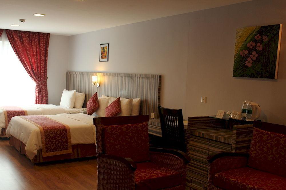 Super Oyo 985 Hotel Nur Miri Extérieur photo