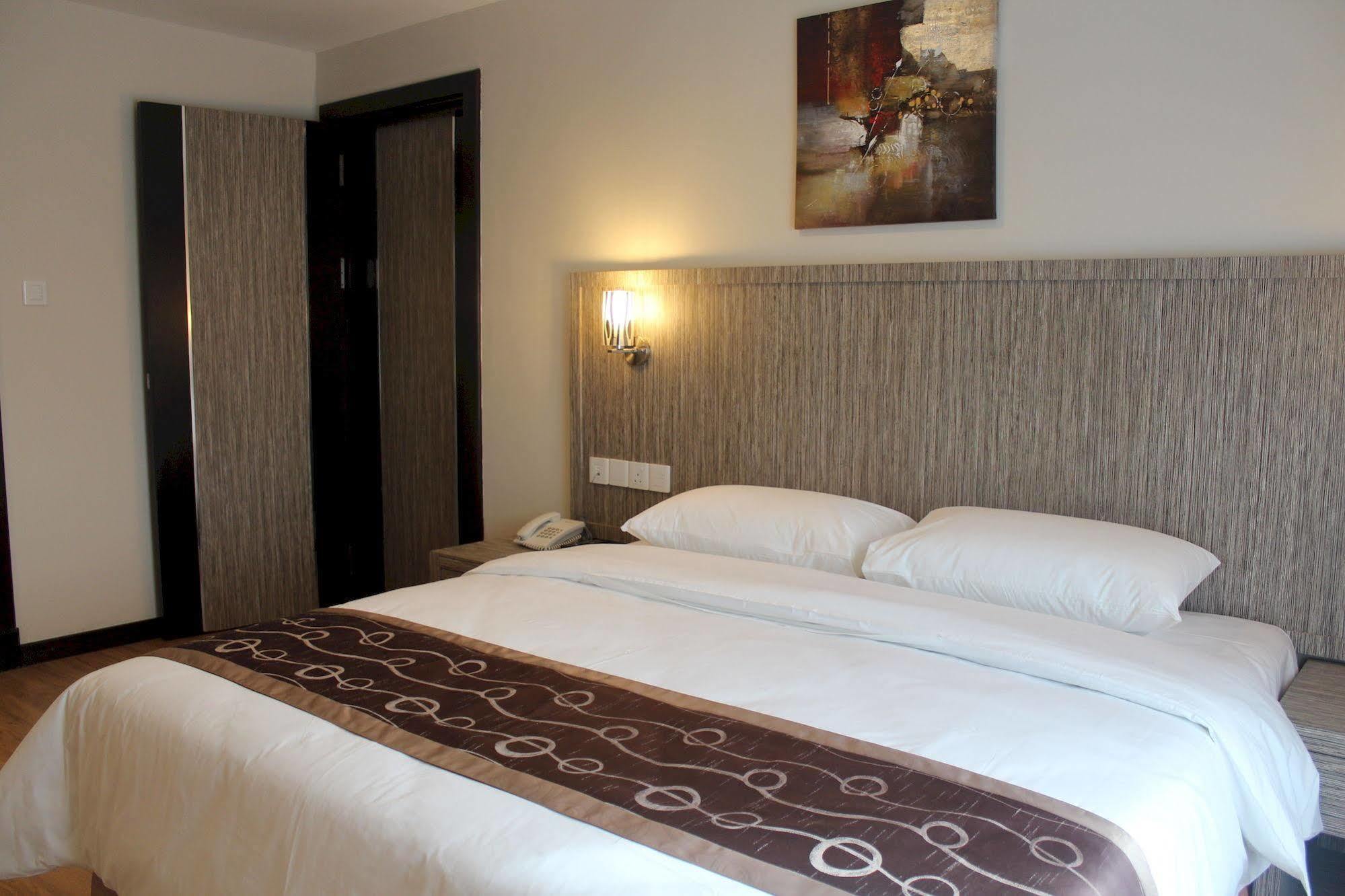 Super Oyo 985 Hotel Nur Miri Extérieur photo