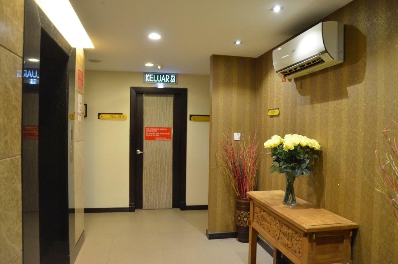 Super Oyo 985 Hotel Nur Miri Extérieur photo