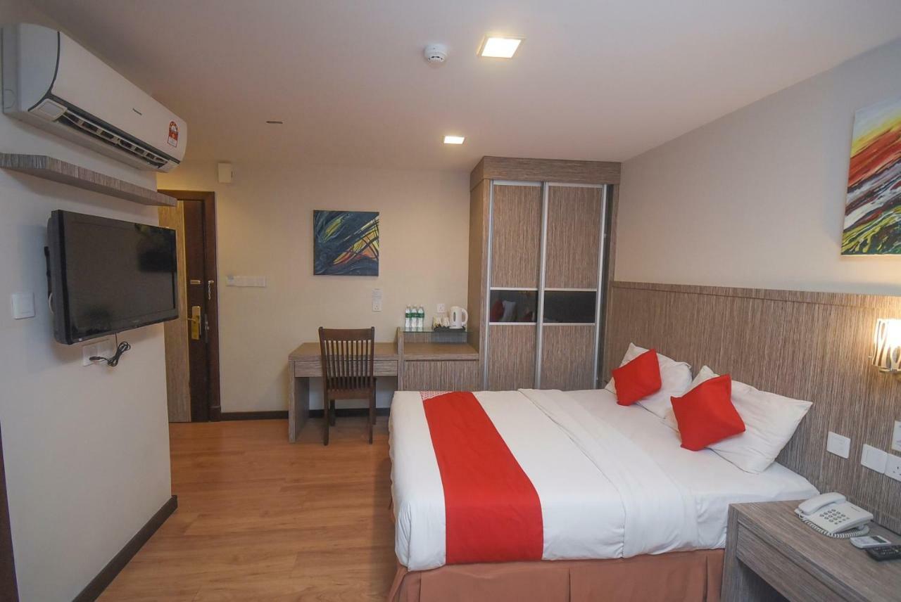 Super Oyo 985 Hotel Nur Miri Extérieur photo