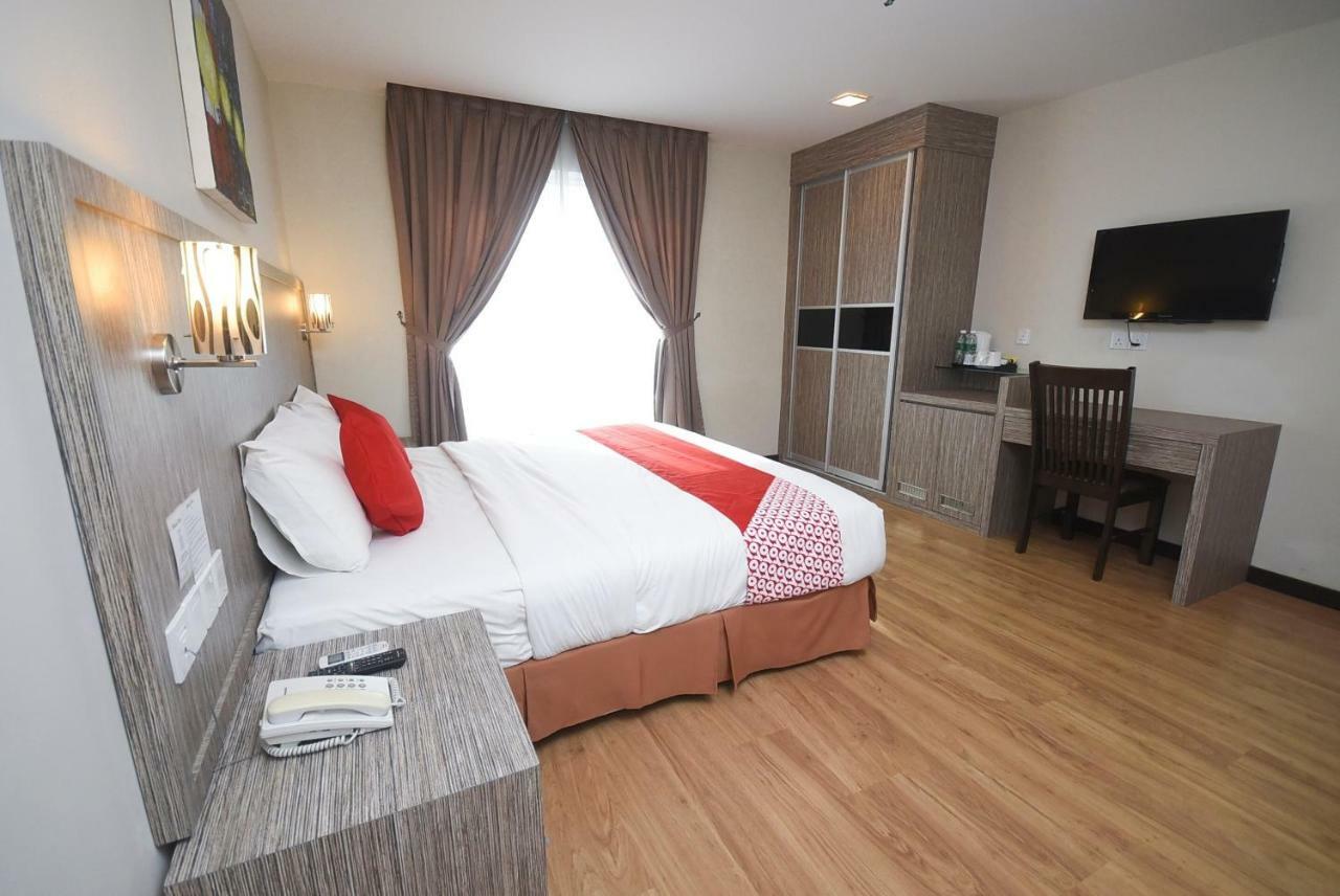 Super Oyo 985 Hotel Nur Miri Extérieur photo