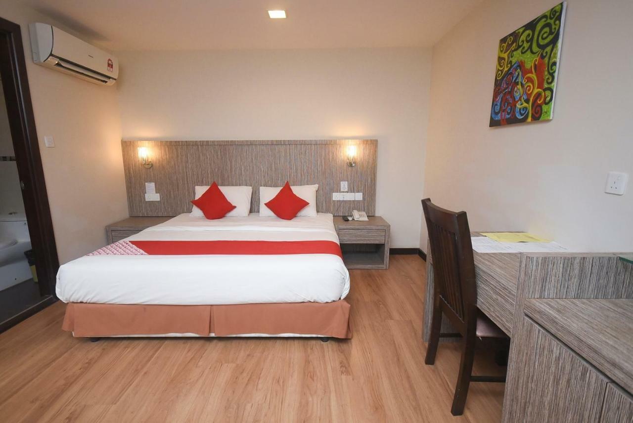 Super Oyo 985 Hotel Nur Miri Extérieur photo